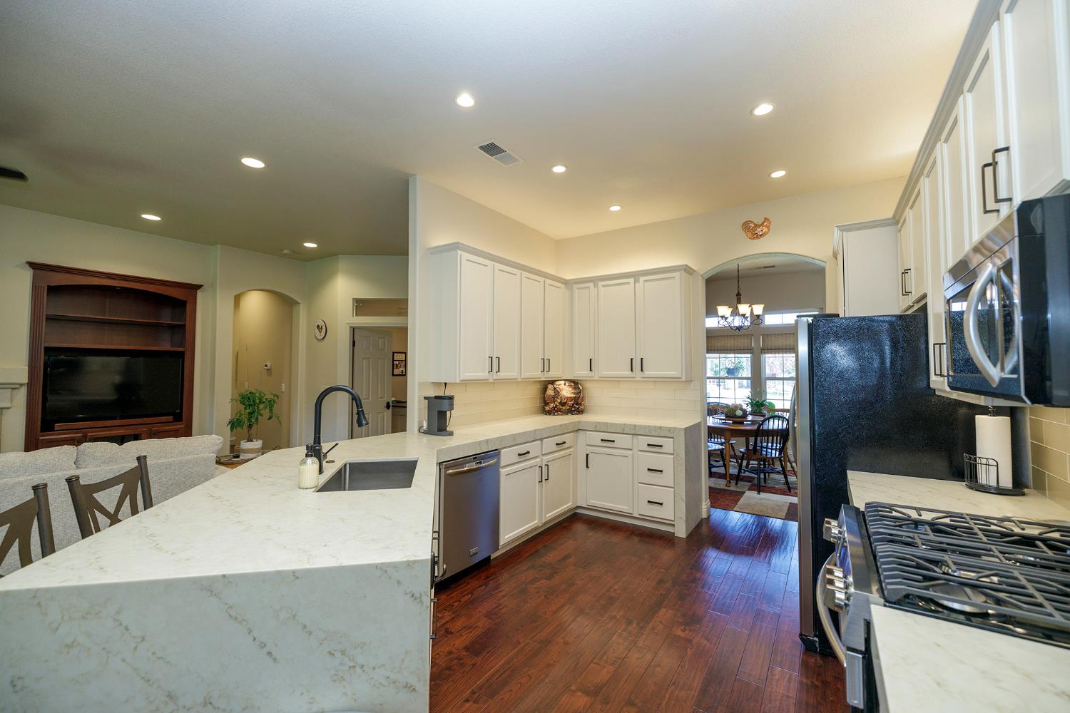3224 Clearview Ct, Modesto, CA 95355