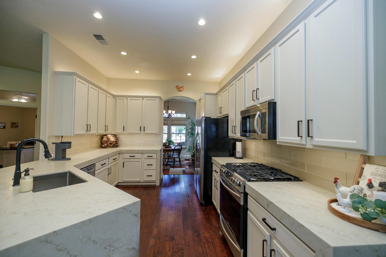 3224 Clearview Ct, Modesto, CA 95355