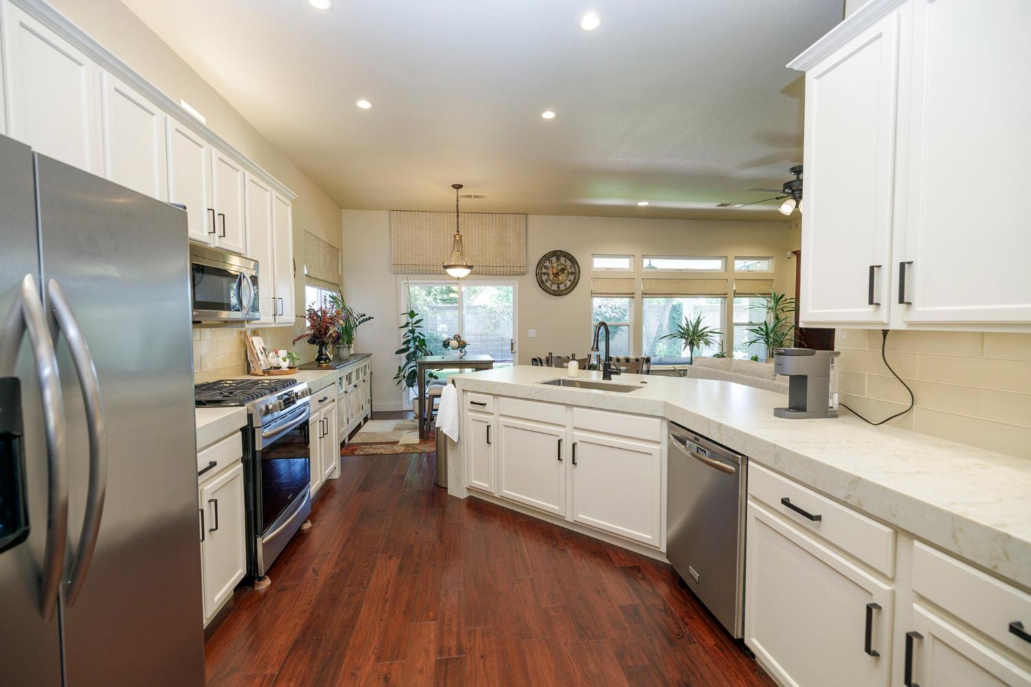 3224 Clearview Ct, Modesto, CA 95355