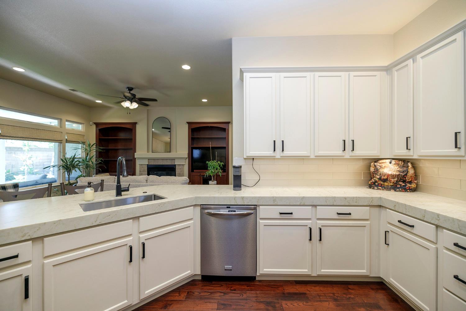 3224 Clearview Ct, Modesto, CA 95355