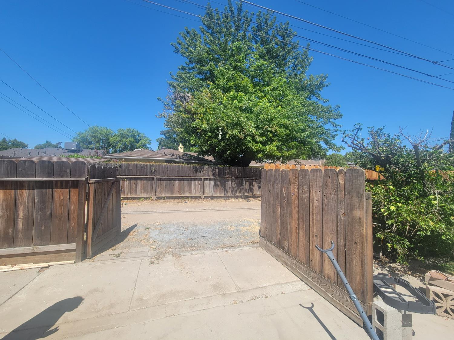 514 Fairview Ave, Madera, CA 93637