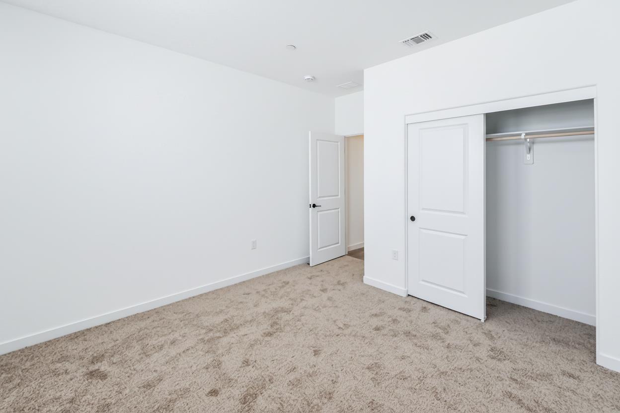617 Victoria Ave #201, Chowchilla, CA 93610