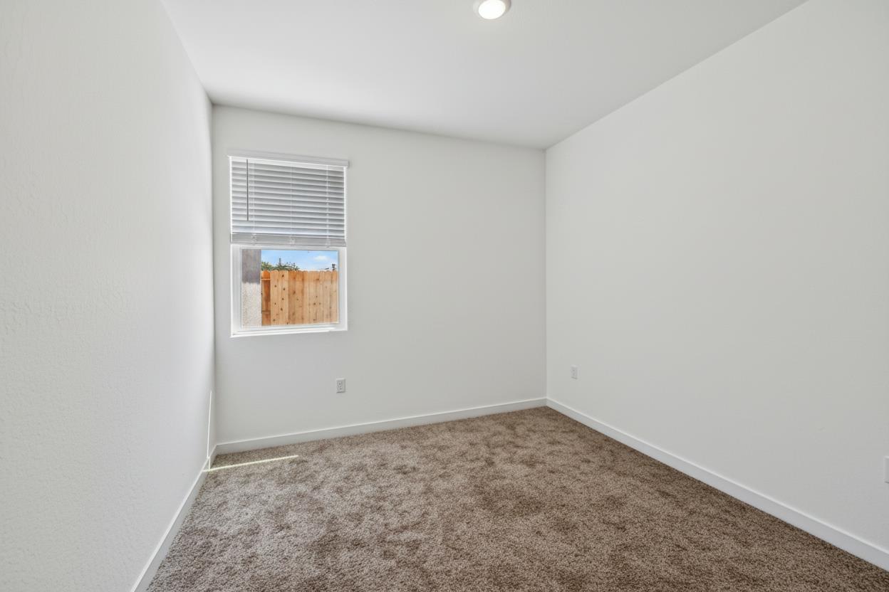 617 Victoria Ave #201, Chowchilla, CA 93610