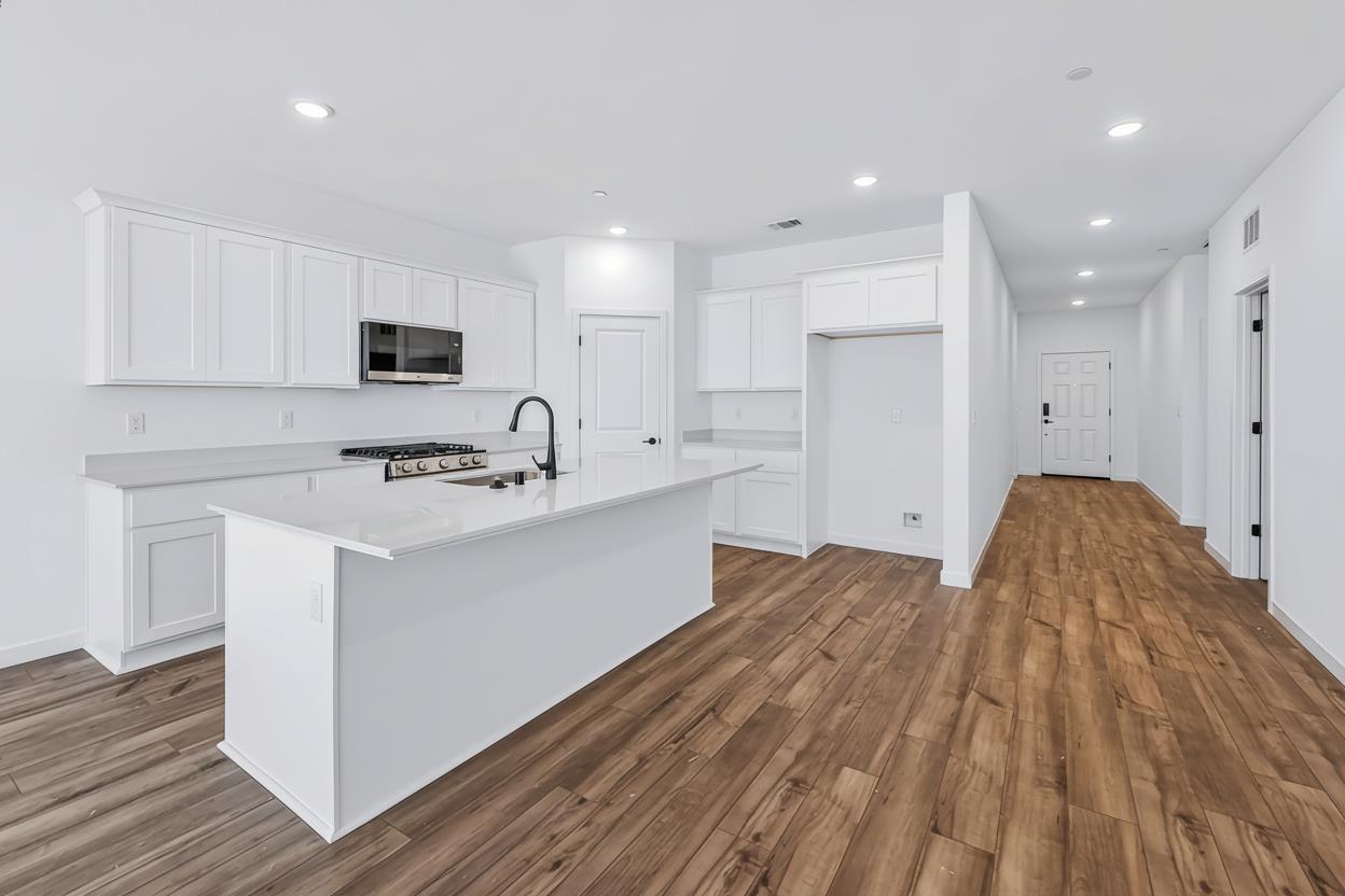 617 Victoria Ave #201, Chowchilla, CA 93610