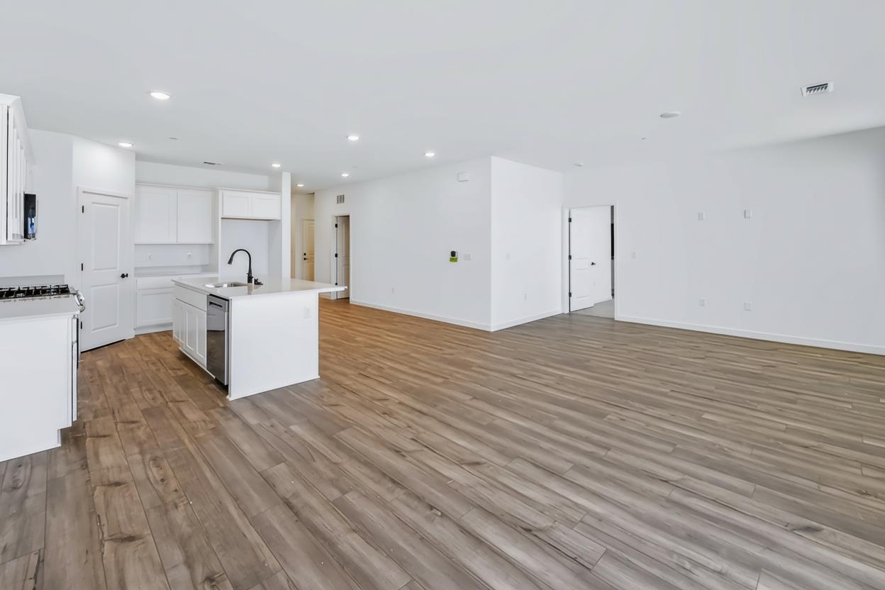 617 Victoria Ave #201, Chowchilla, CA 93610