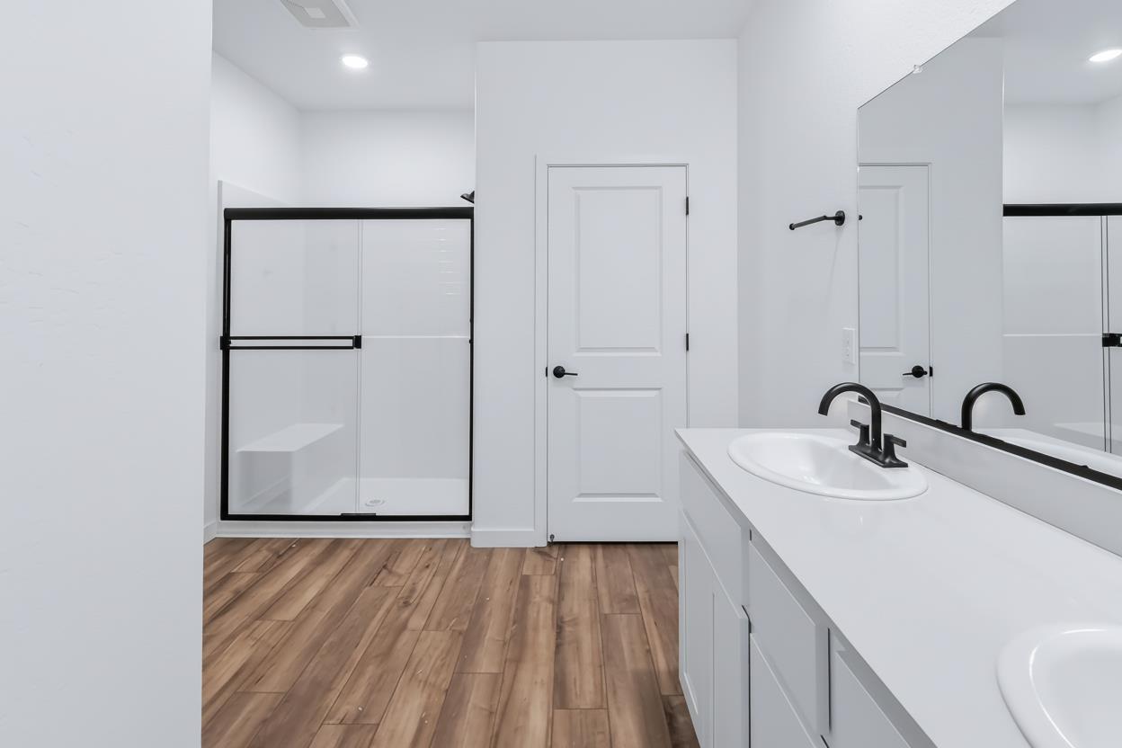 617 Victoria Ave #201, Chowchilla, CA 93610
