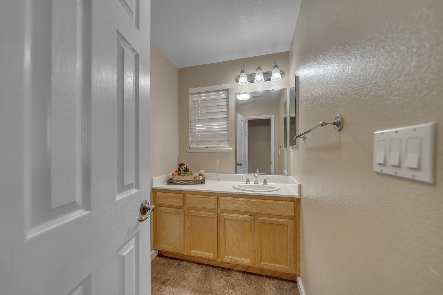3531 FALLVIEW Ave, Ceres, CA 95307