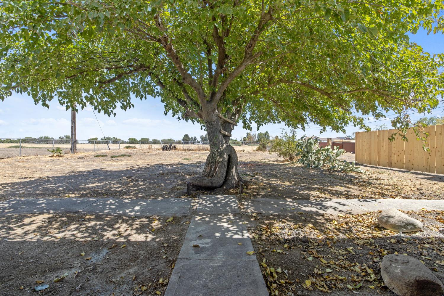 19415 Empire St, Stratford, CA 93263