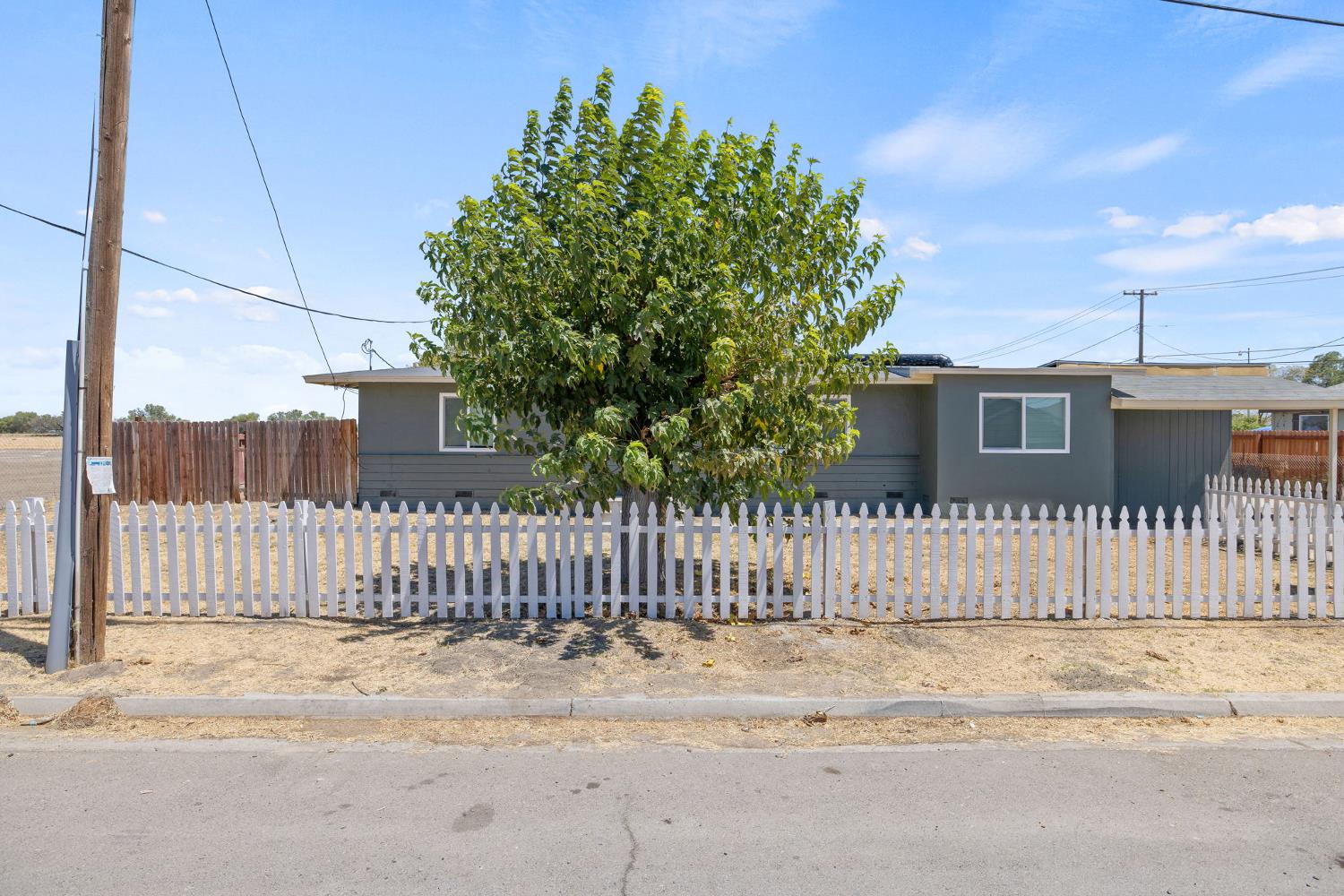 19415 Empire St, Stratford, CA 93263