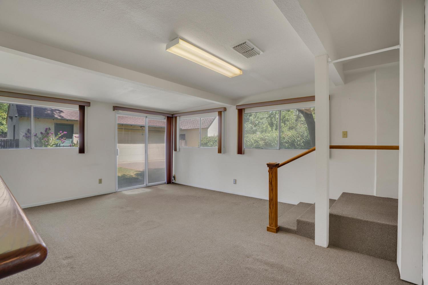 1121 Yosemite St, Turlock, CA 95380