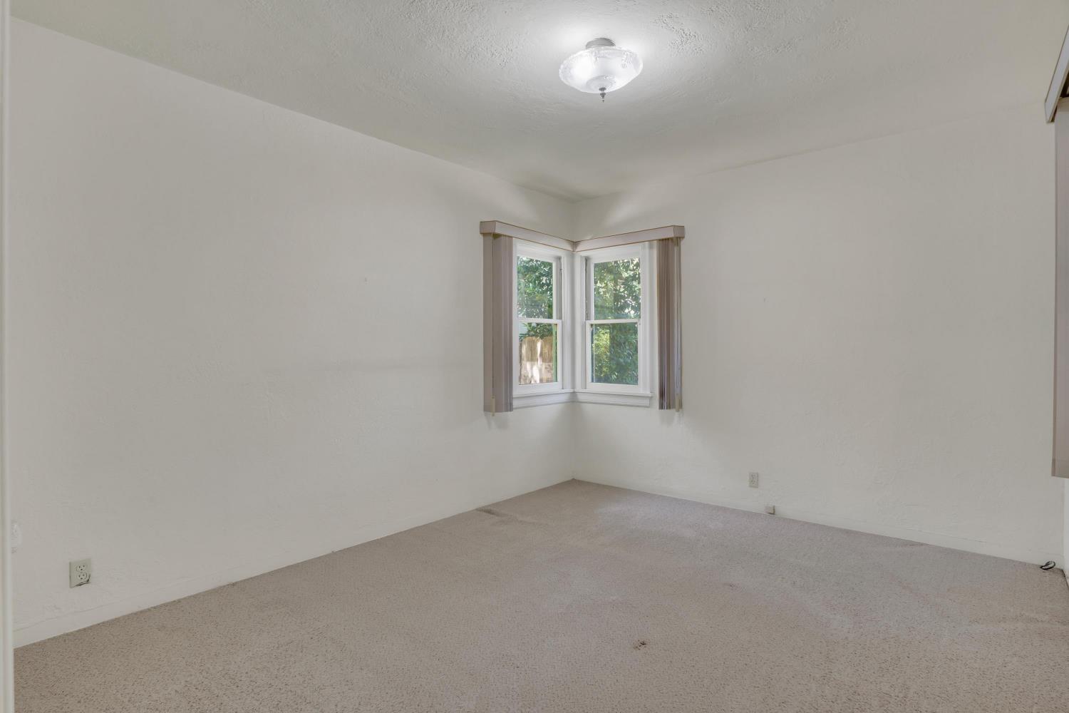 1121 Yosemite St, Turlock, CA 95380