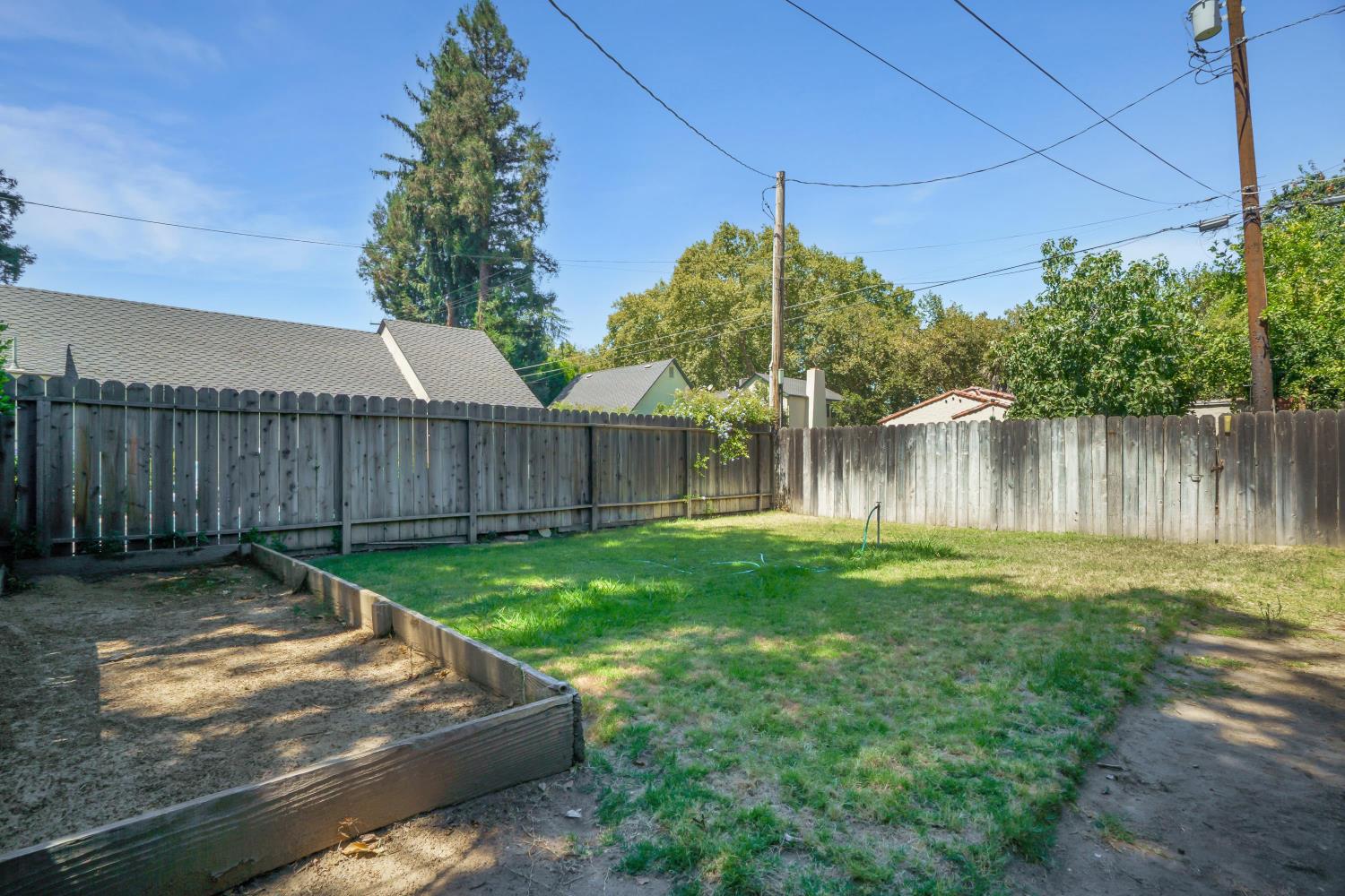 1121 Yosemite St, Turlock, CA 95380