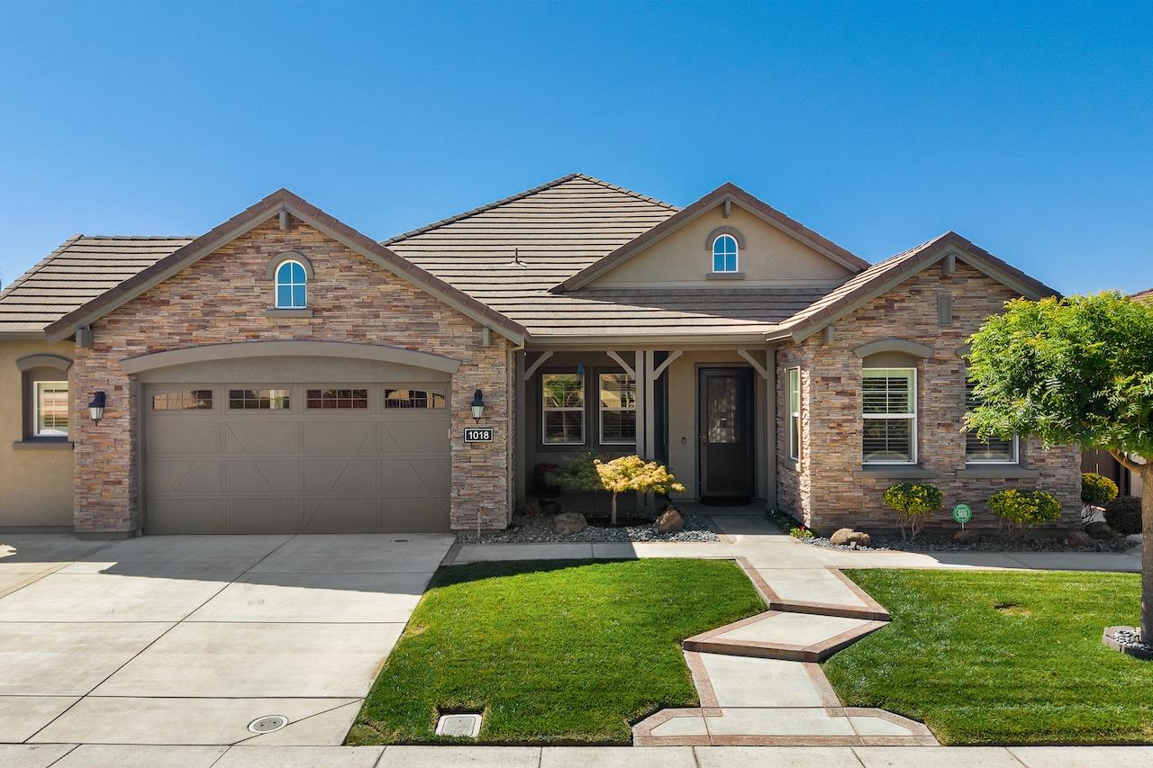1018 Glen Abbey Dr, Manteca, CA 95336