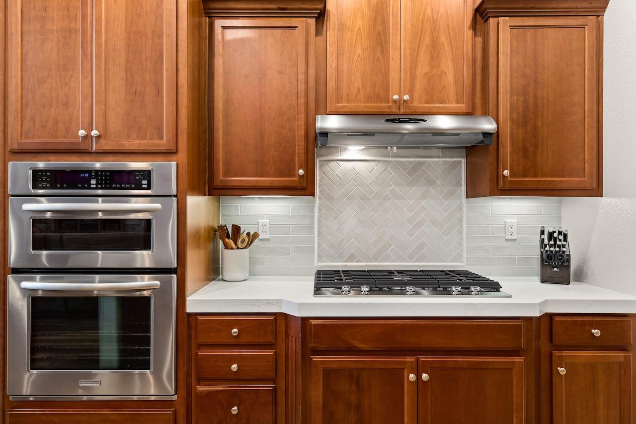 1018 Glen Abbey Dr, Manteca, CA 95336