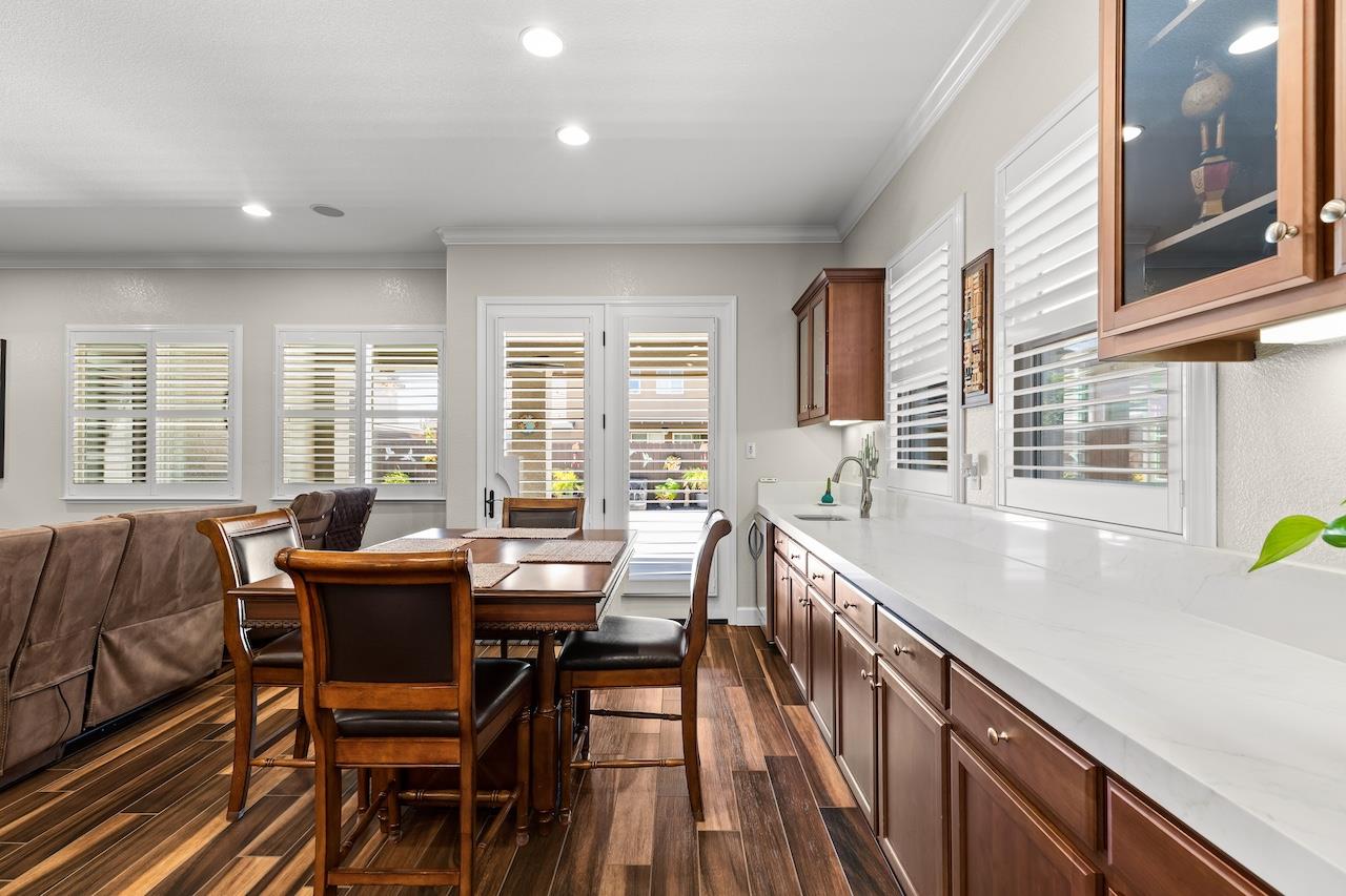 1018 Glen Abbey Dr, Manteca, CA 95336