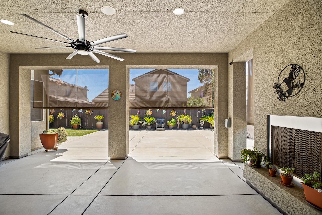 1018 Glen Abbey Dr, Manteca, CA 95336