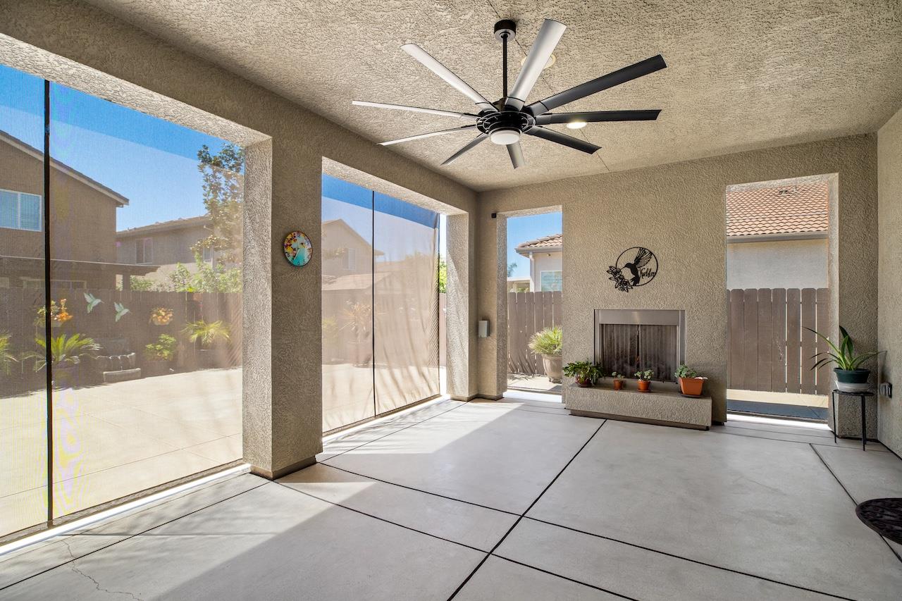 1018 Glen Abbey Dr, Manteca, CA 95336