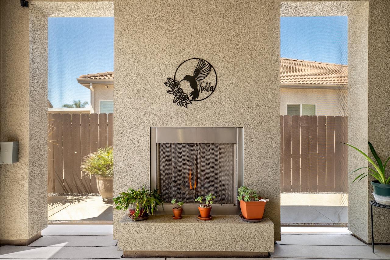 1018 Glen Abbey Dr, Manteca, CA 95336