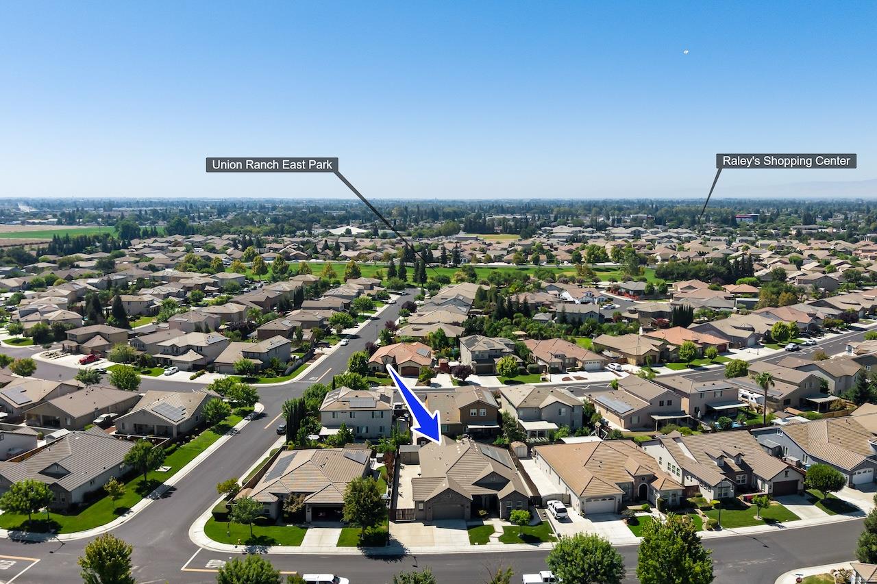 1018 Glen Abbey Dr, Manteca, CA 95336