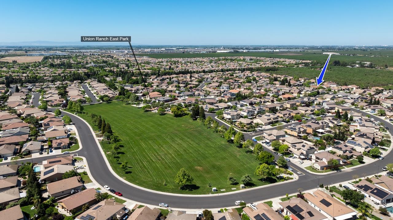 1018 Glen Abbey Dr, Manteca, CA 95336