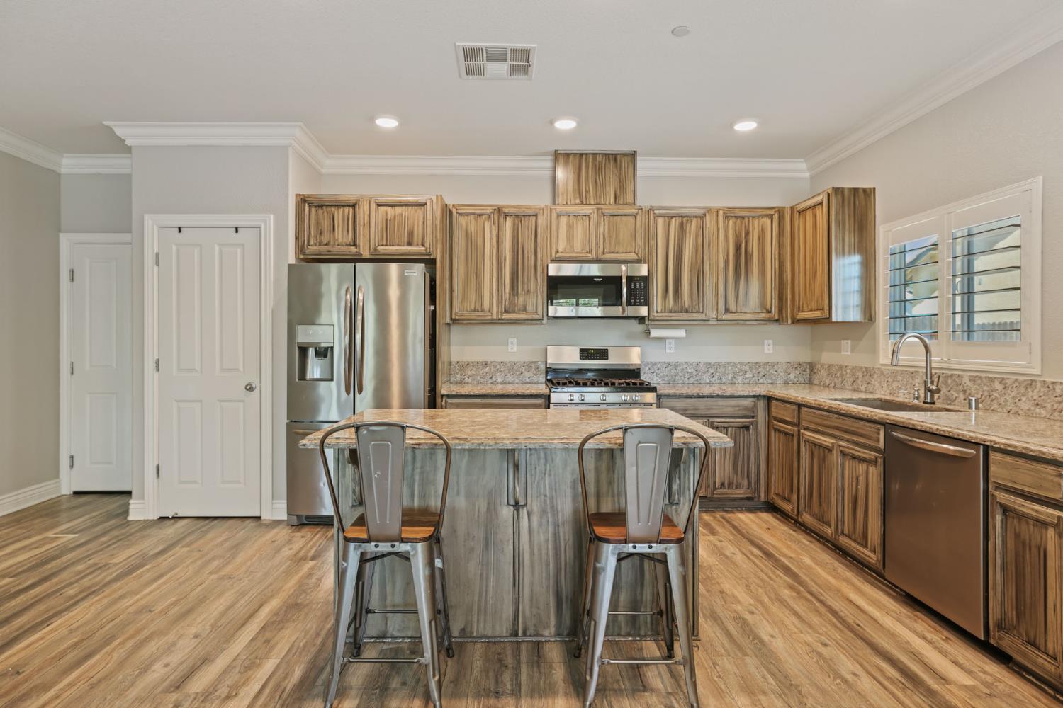 428 Pendragon, Manteca, CA 95337