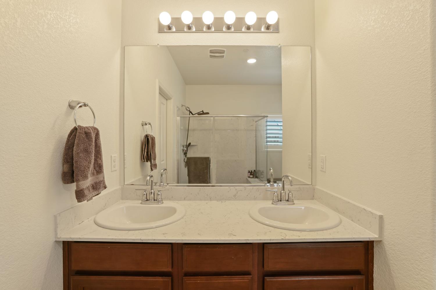 428 Pendragon, Manteca, CA 95337