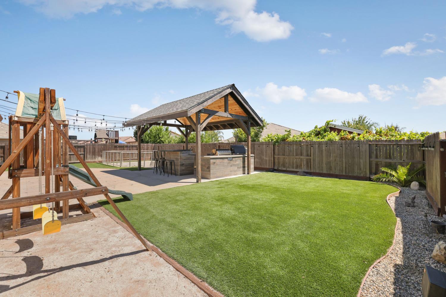 428 Pendragon, Manteca, CA 95337