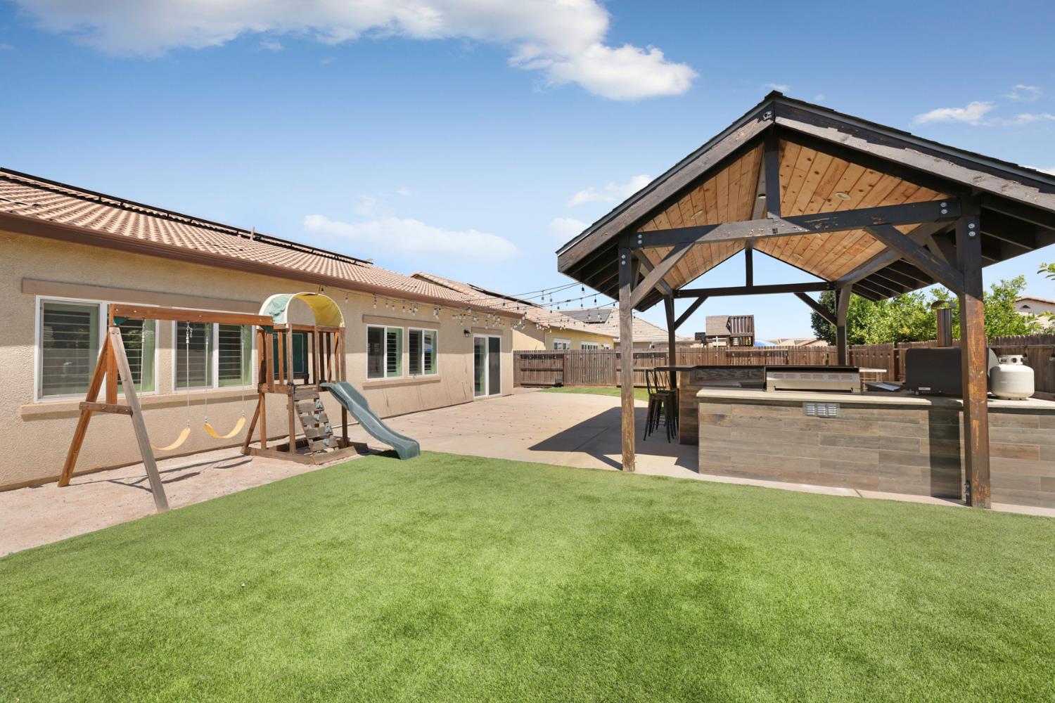 428 Pendragon, Manteca, CA 95337