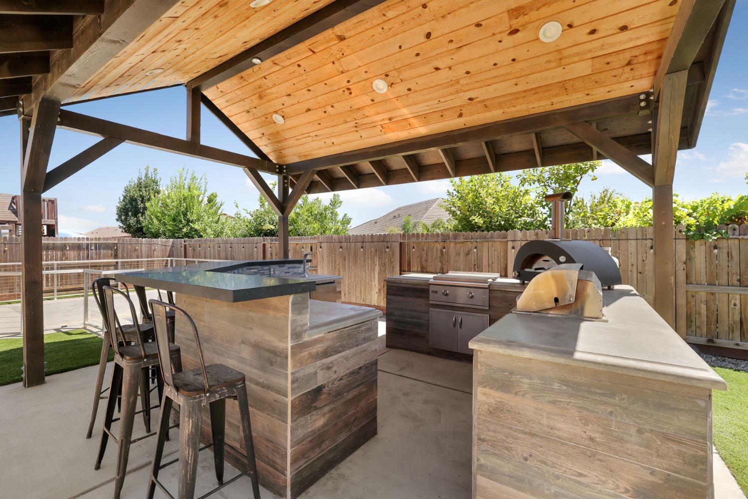 428 Pendragon, Manteca, CA 95337