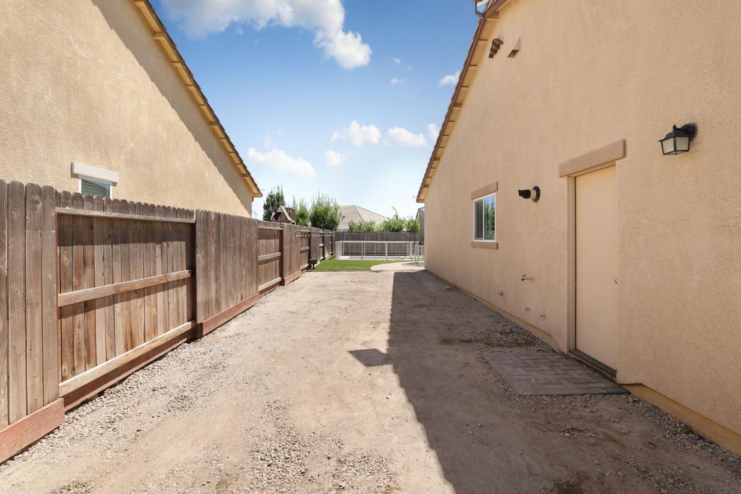 428 Pendragon, Manteca, CA 95337