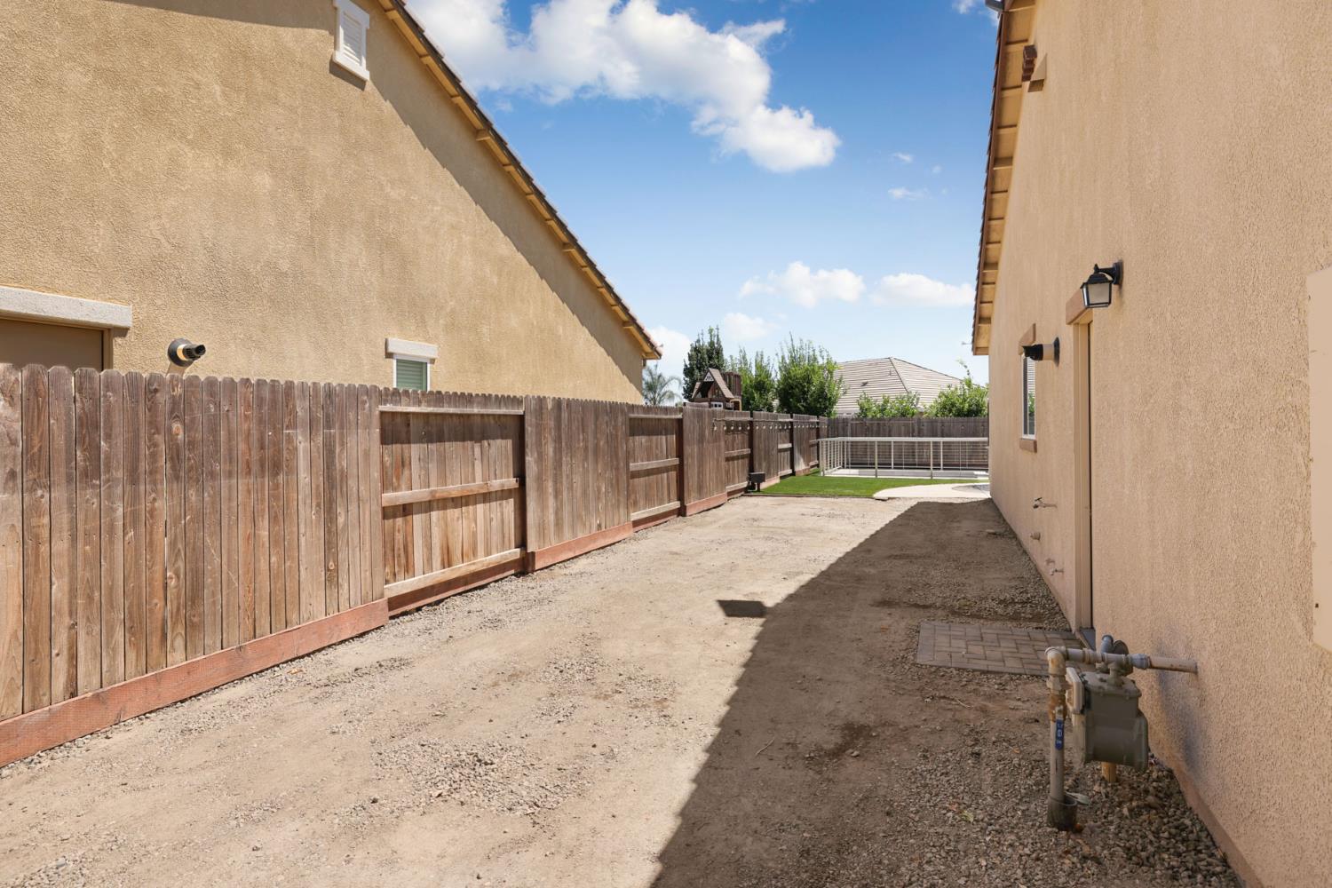 428 Pendragon, Manteca, CA 95337
