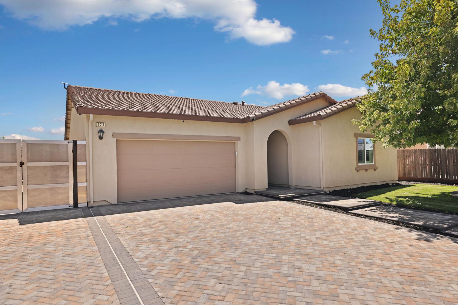428 Pendragon, Manteca, CA 95337