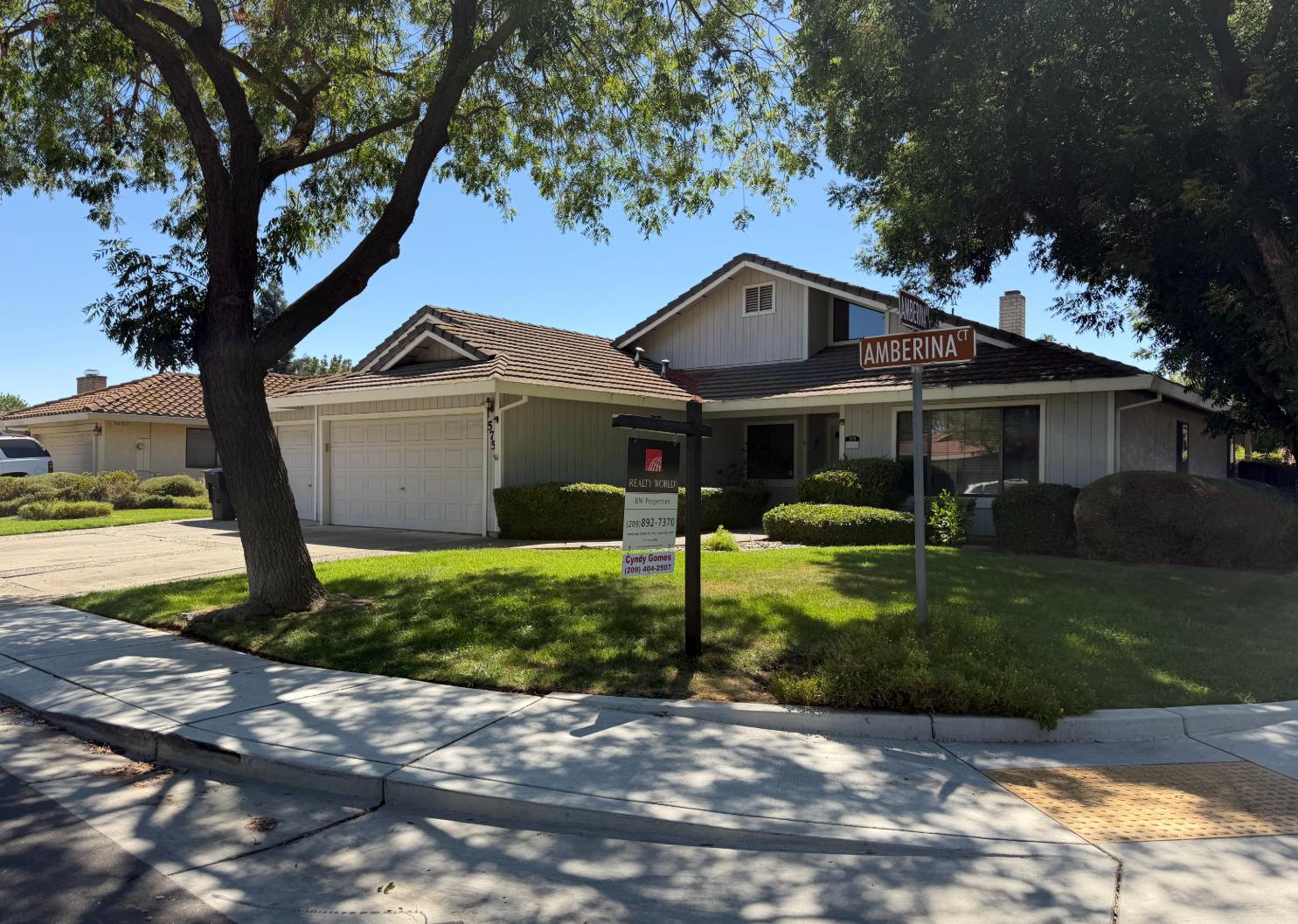 575 Amberina Dr, Patterson, CA 95363