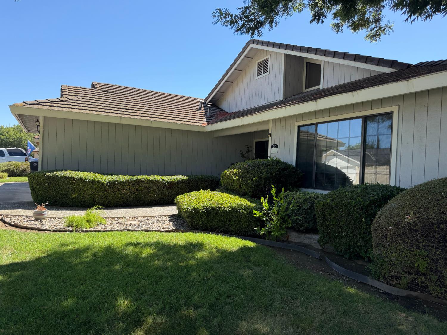 575 Amberina Dr, Patterson, CA 95363