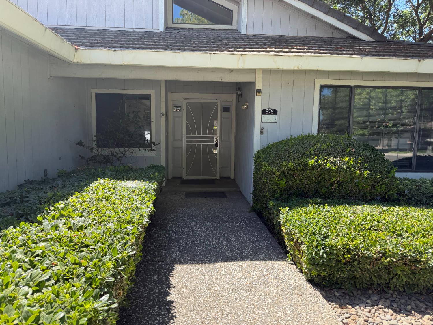 575 Amberina Dr, Patterson, CA 95363