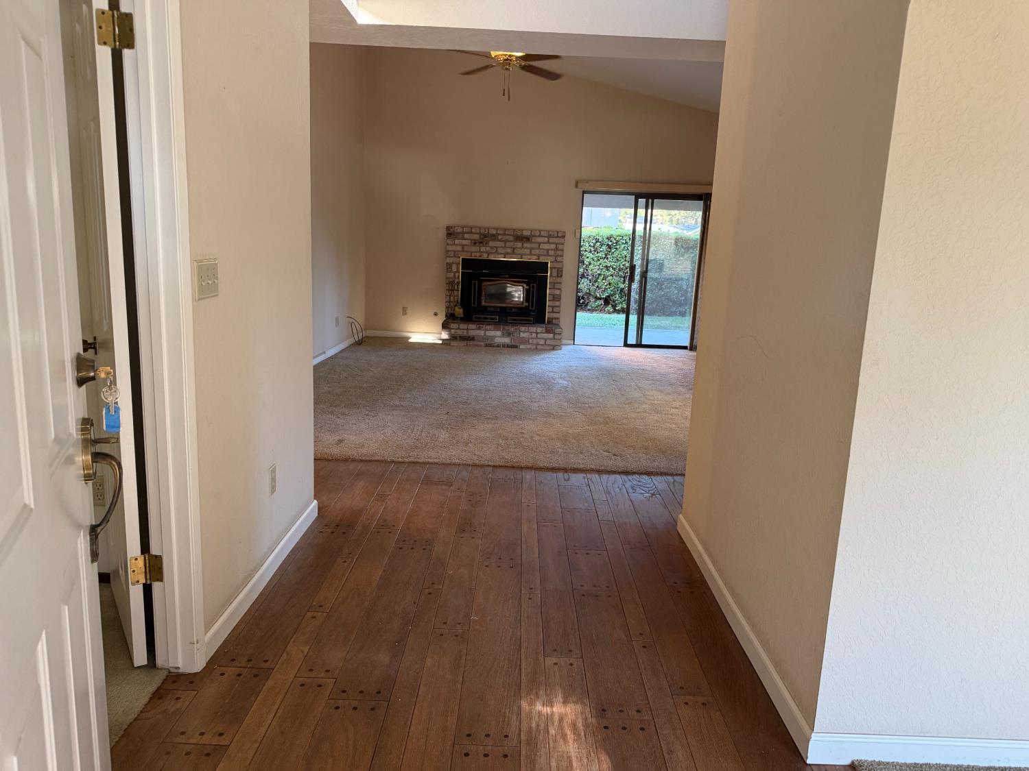 575 Amberina Dr, Patterson, CA 95363