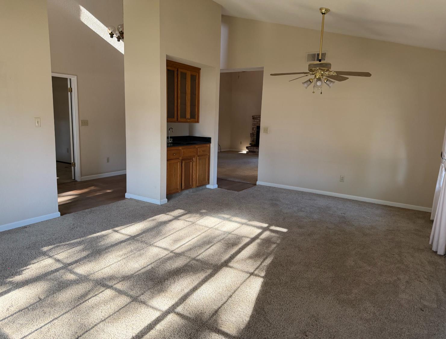 575 Amberina Dr, Patterson, CA 95363
