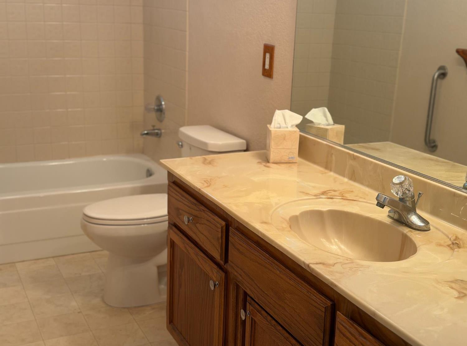 575 Amberina Dr, Patterson, CA 95363