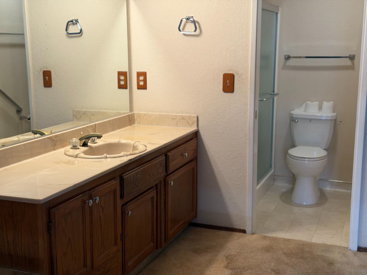 575 Amberina Dr, Patterson, CA 95363