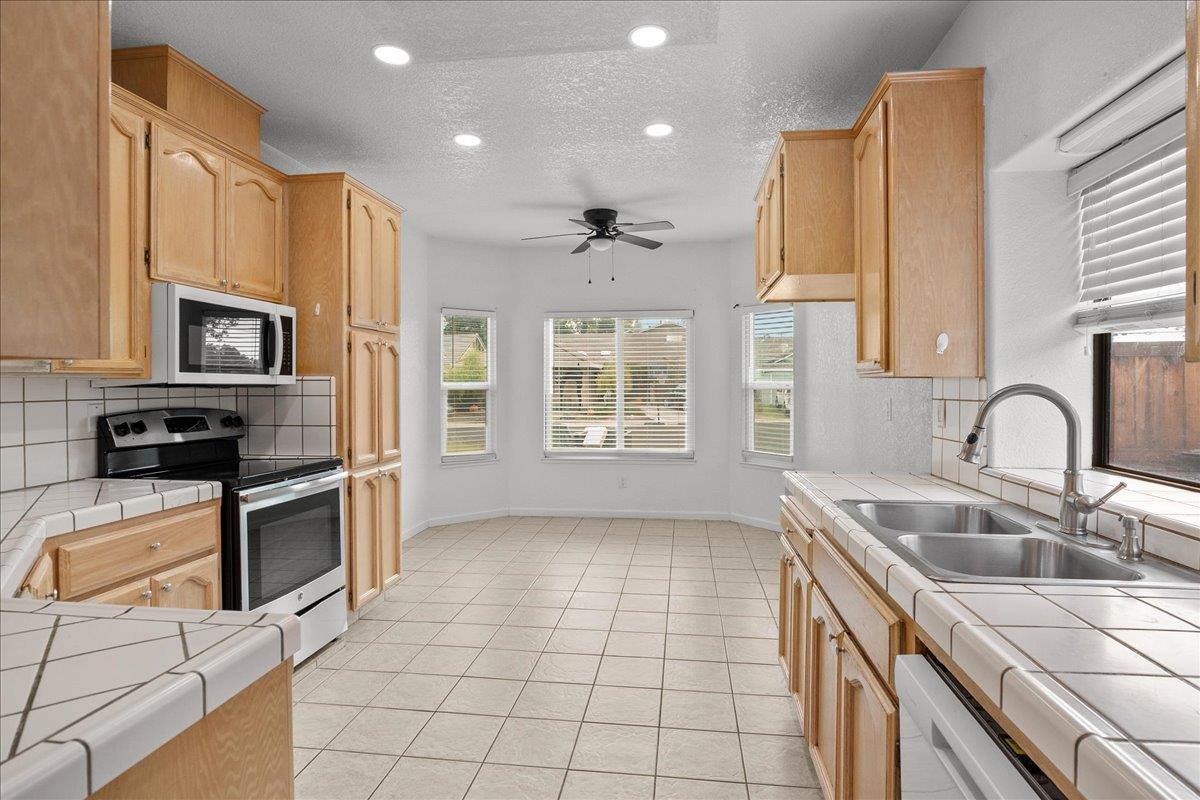 409 Montrose Ct, Modesto, CA 95355