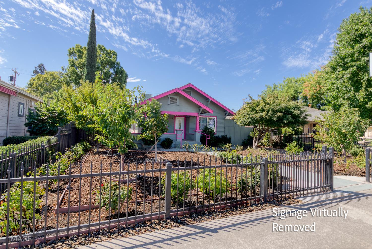 619 W F St, Oakdale, CA 95361