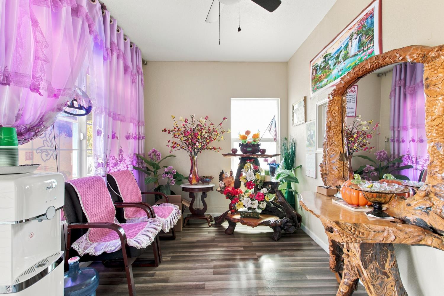 619 W F St, Oakdale, CA 95361