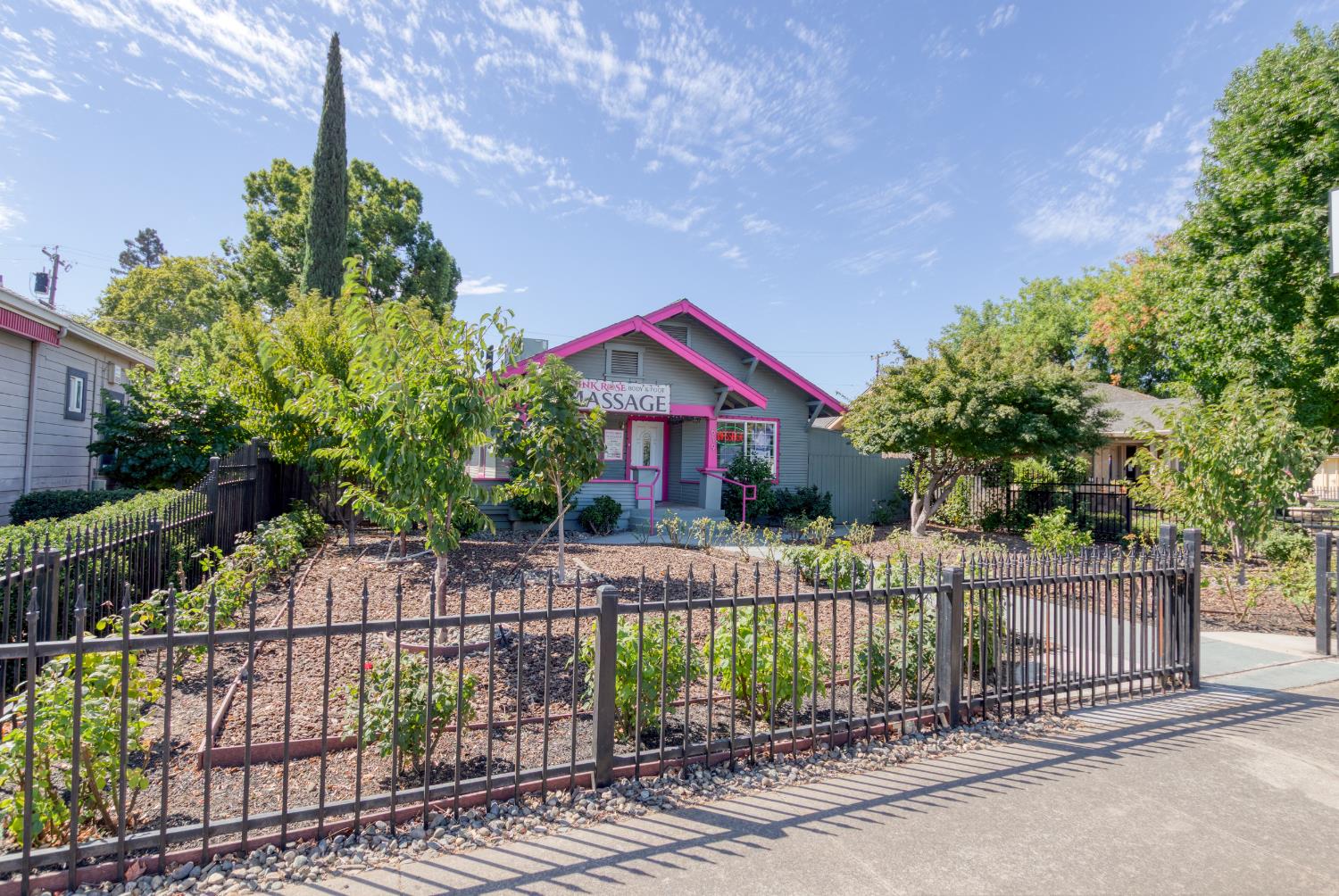 619 W F St, Oakdale, CA 95361