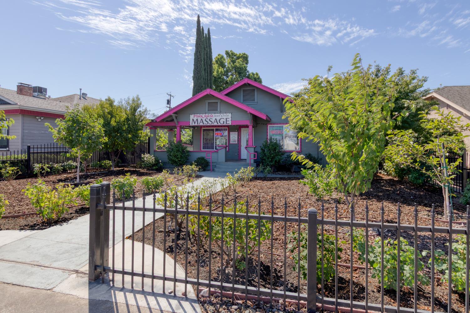 619 W F St, Oakdale, CA 95361