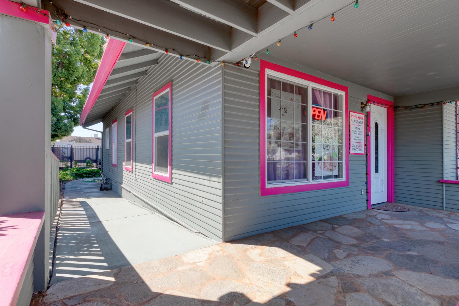 619 W F St, Oakdale, CA 95361
