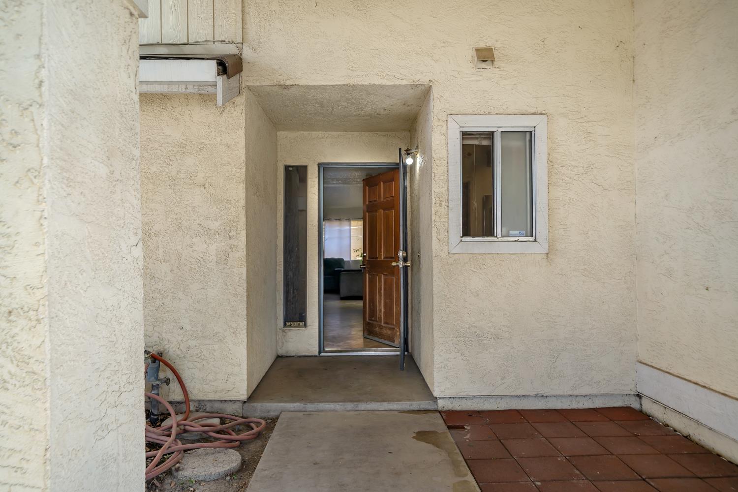 3304 WAYNESBORO Ct, Ceres, CA 95307