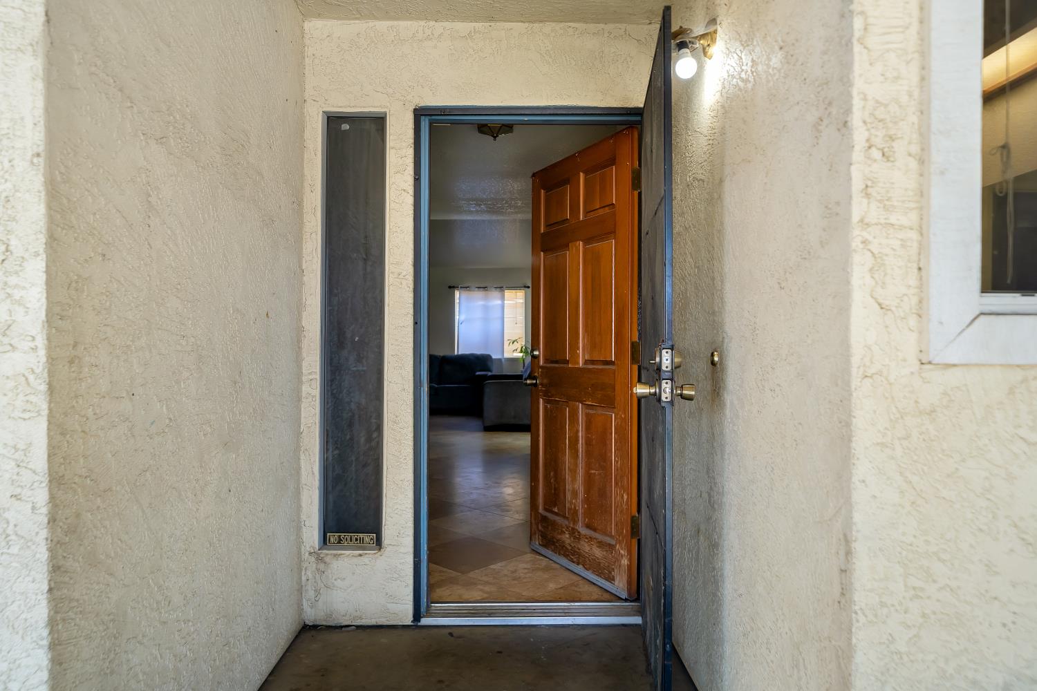 3304 WAYNESBORO Ct, Ceres, CA 95307