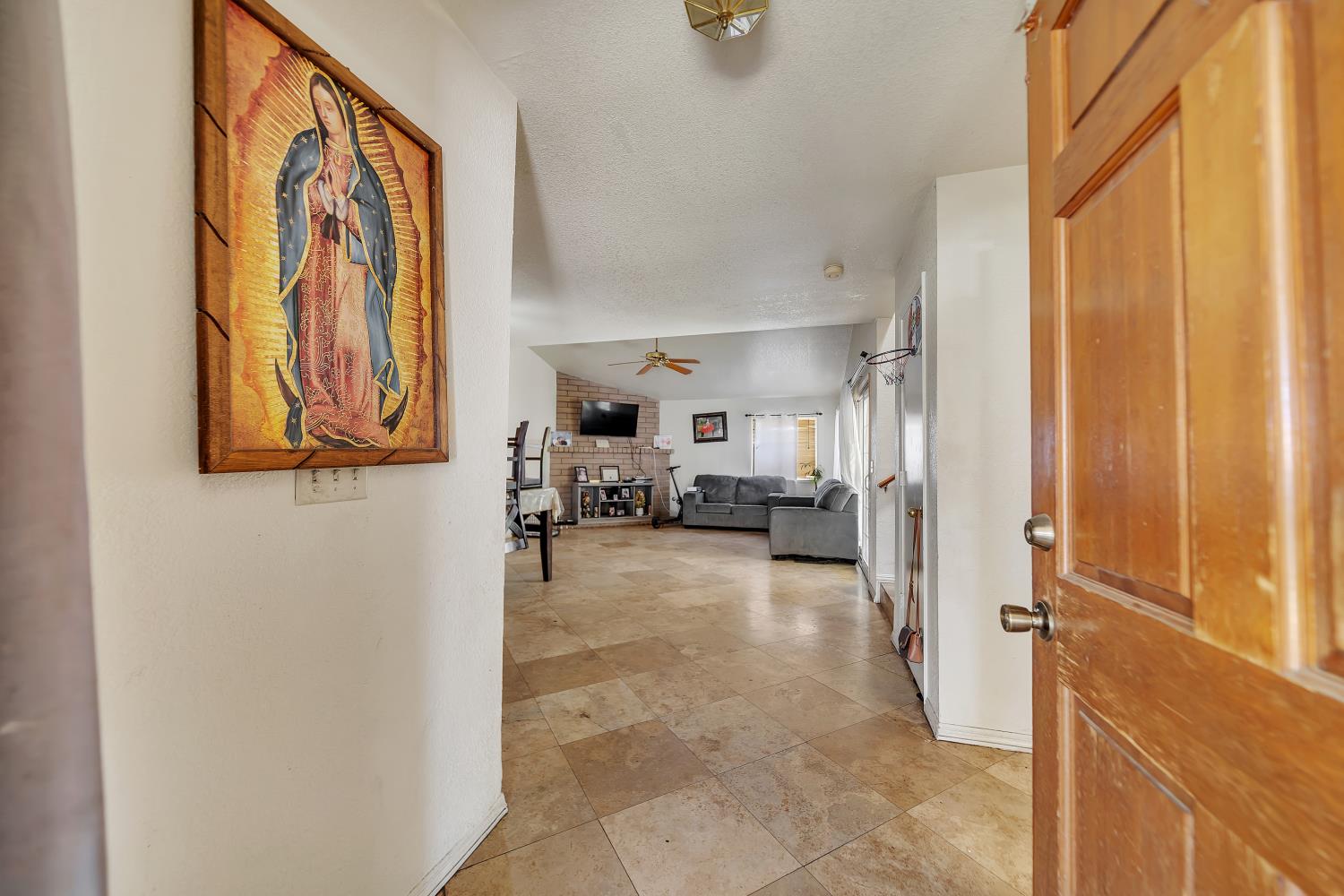 3304 WAYNESBORO Ct, Ceres, CA 95307
