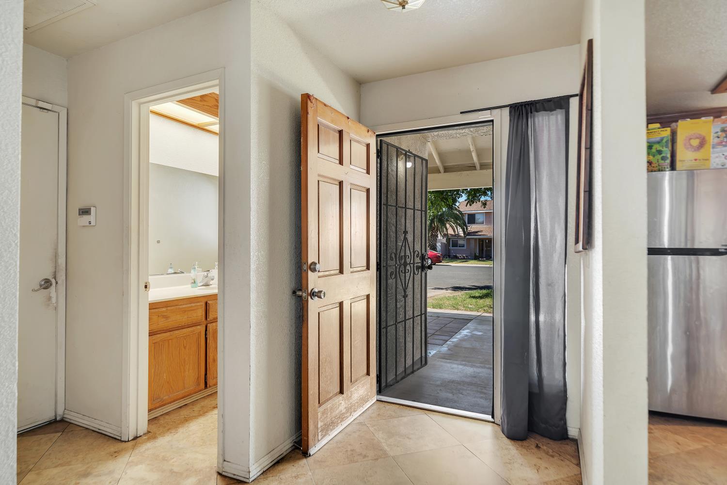 3304 WAYNESBORO Ct, Ceres, CA 95307