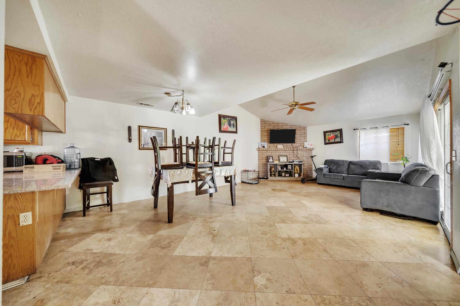 3304 WAYNESBORO Ct, Ceres, CA 95307